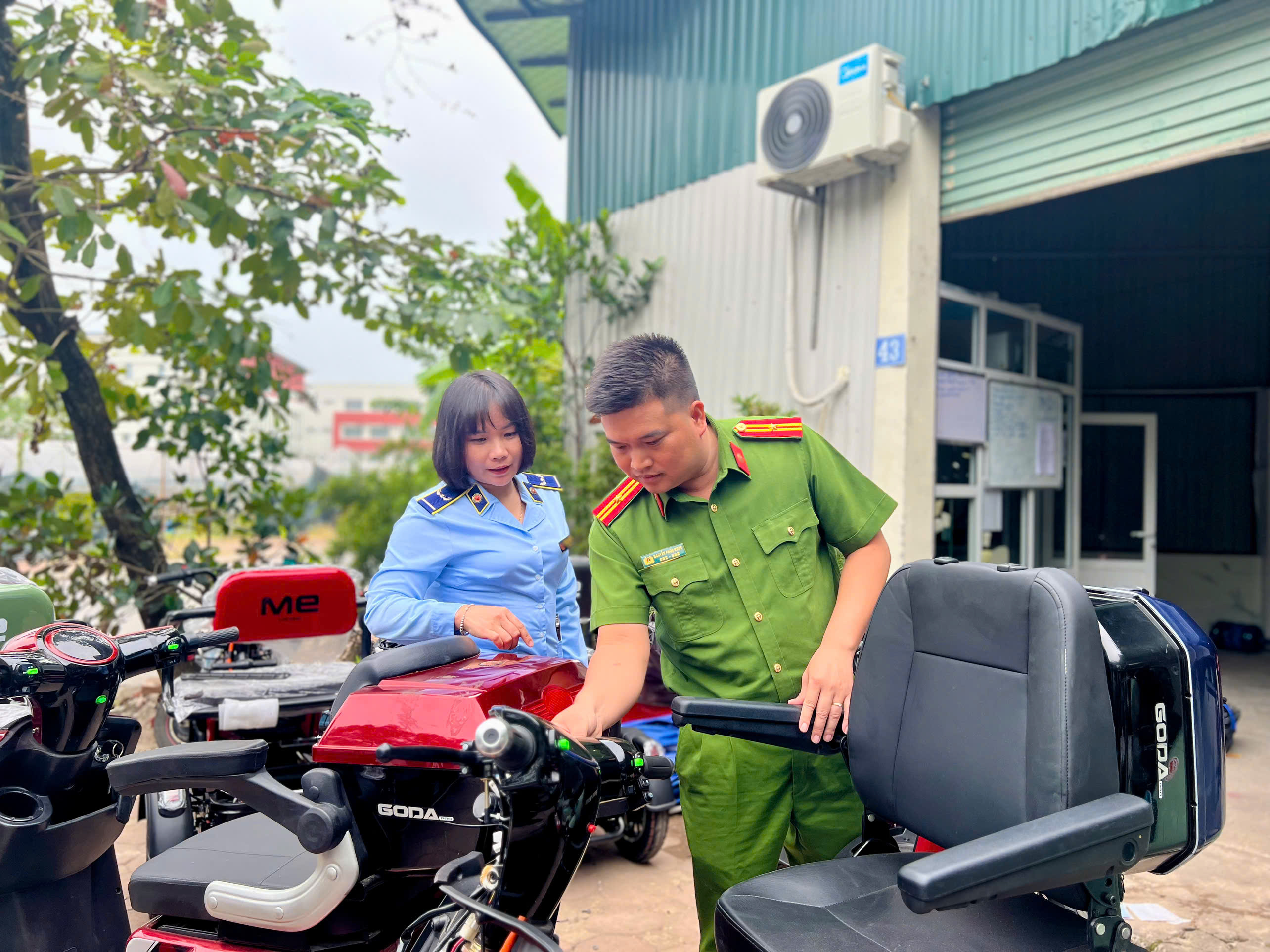 Hà Nội: Thu giữ hàng loạt xe điện 3 bánh và 4 bánh thuộc diện cấm lưu thông