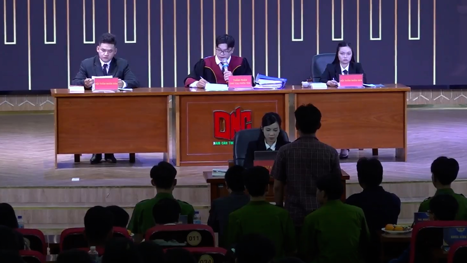 Cần Thơ: Tuyên truyền pháp luật cho sinh viên qua “Phiên tòa giả định”