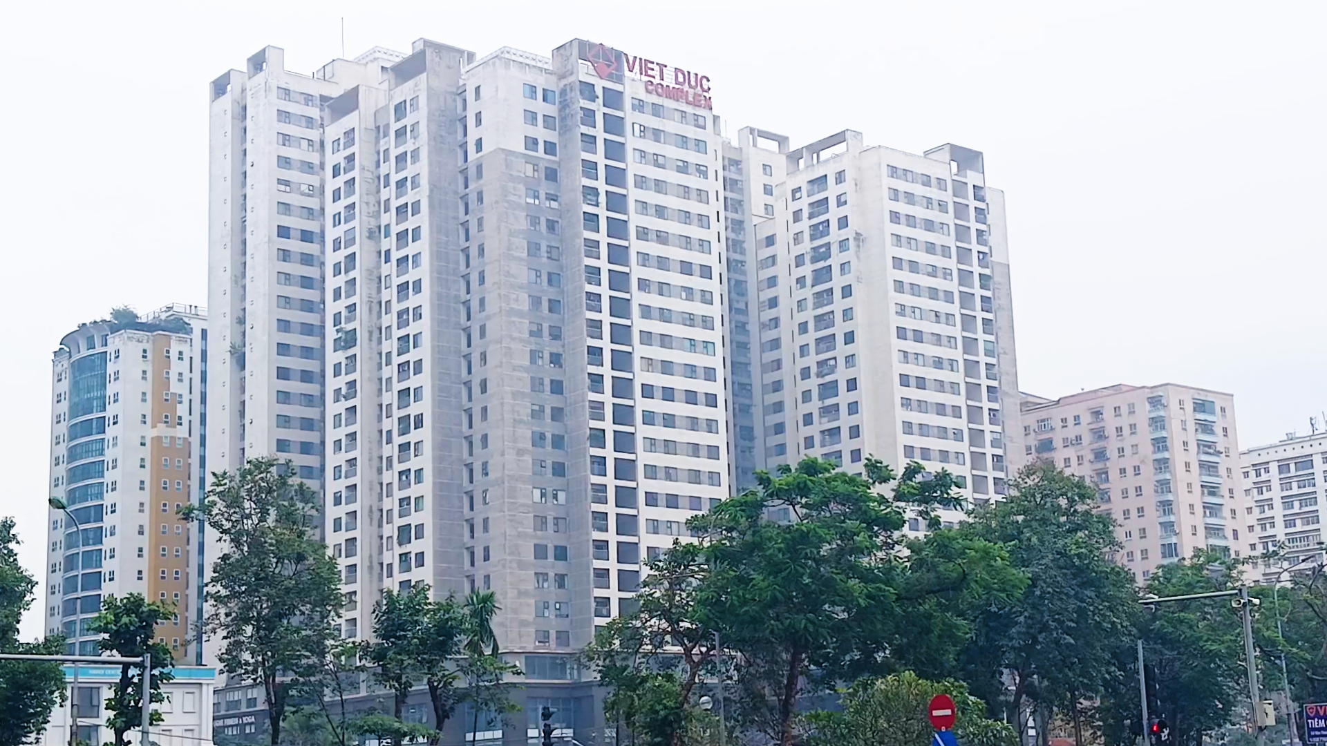 Bản tin Bất động sản ngày 12/12/2024: Hà Nội lên tiếng việc nhiều khu chung cư chưa được cấp 'sổ hồng'