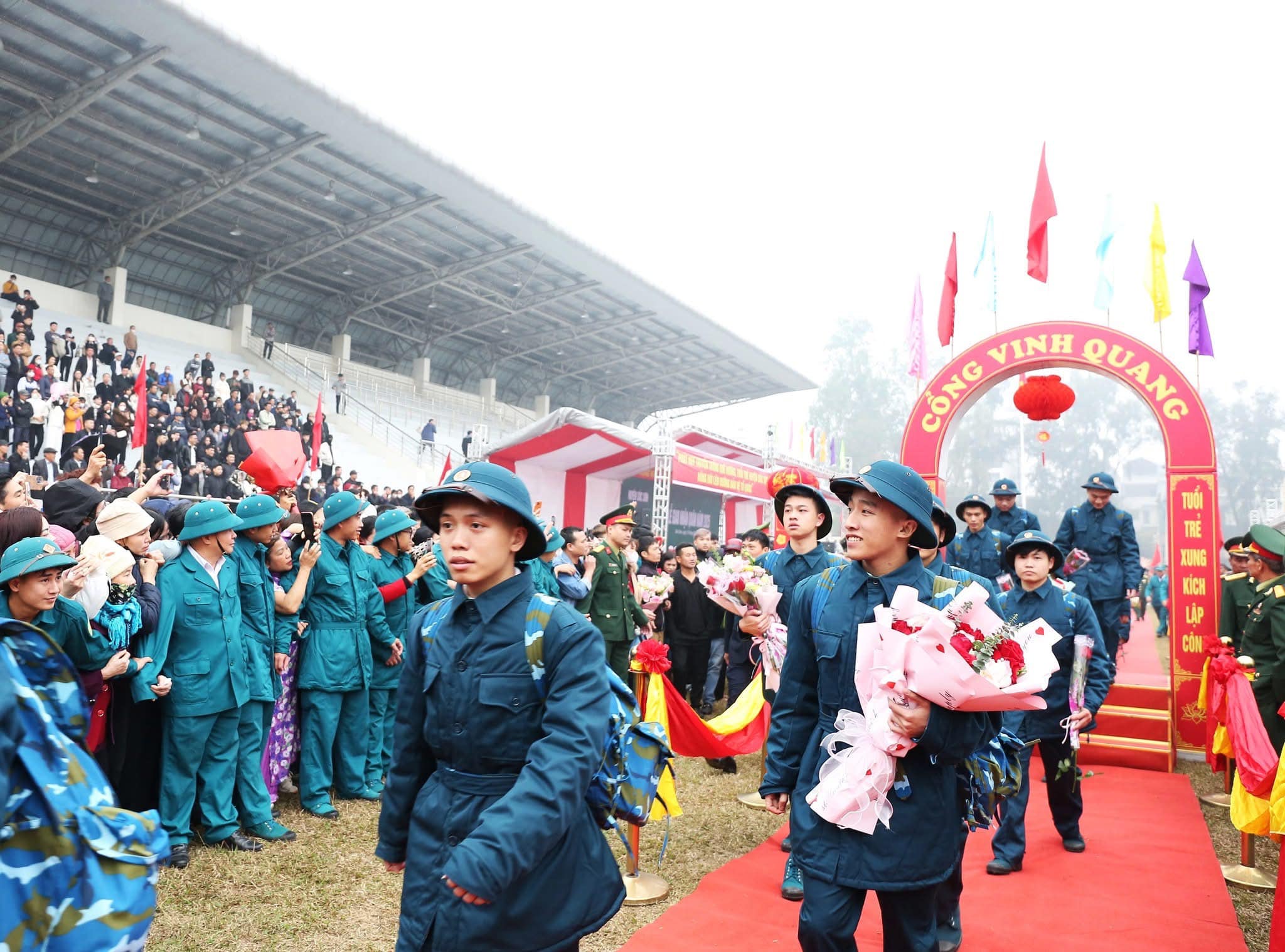 Hà Nội: Hơn 200 tân binh huyện Sóc Sơn lên đường nhập ngũ