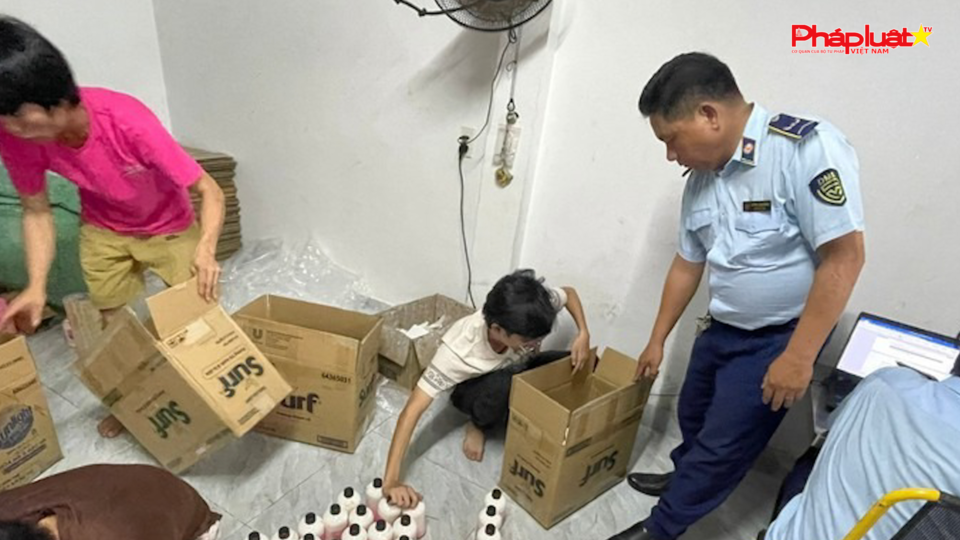 Chuyên mục chung tay cùng doanh nghiệp phòng chống Hàng gian- Hàng giả- Hàng nhái (ngày 12/6/2025): Phát hiện hàng loạt vụ mỹ phẩm giả, hàng không rõ nguồn gốc tại TPHCM


