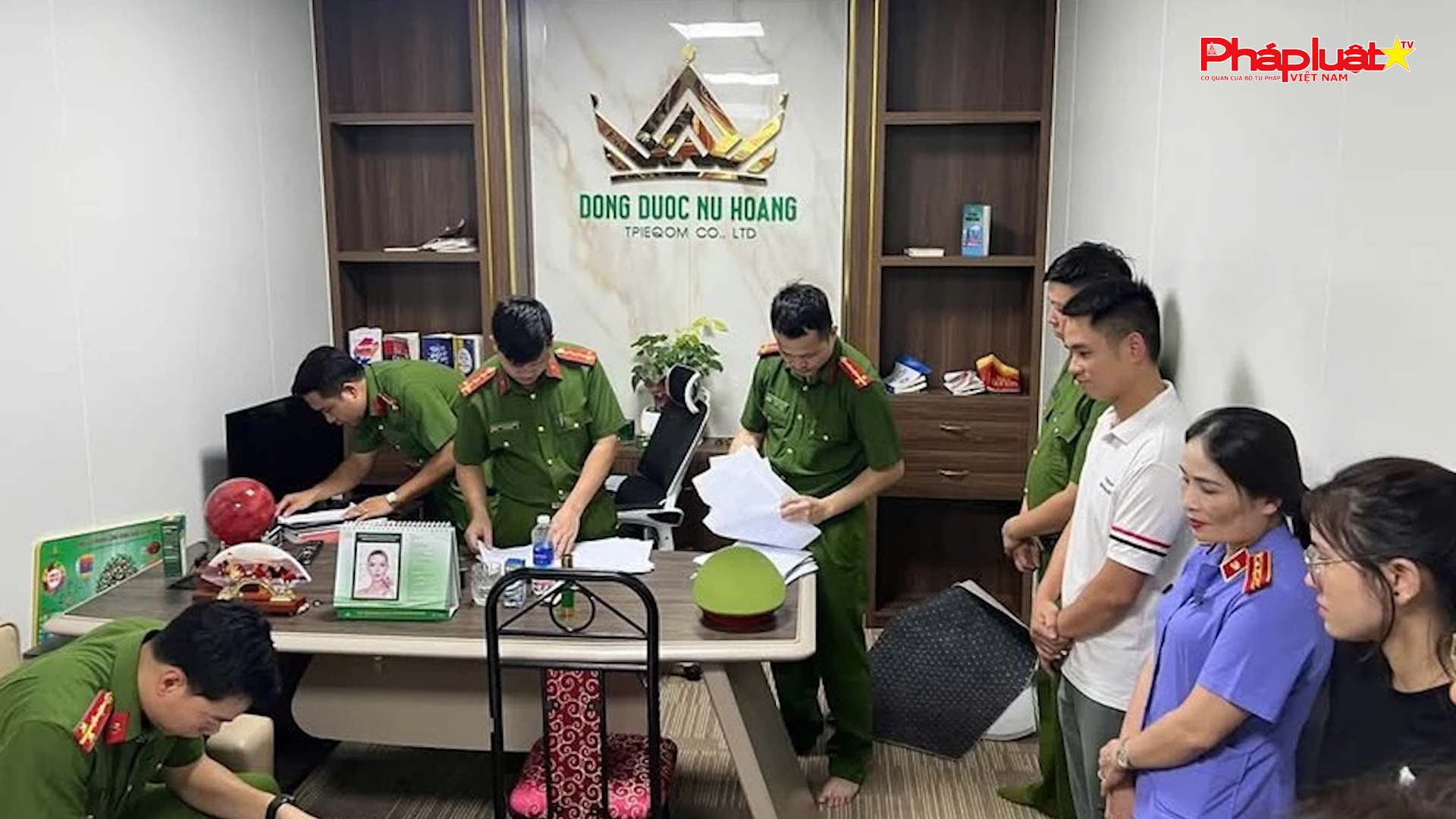 Chuyên mục chung tay cùng doanh nghiệp phòng chống Hàng gian- Hàng giả- Hàng nhái (ngày 13/6/2025): Phát hiện xưởng sản xuất mỹ phẩm lậu quy mô lớn tại tỉnh Yên Bái

