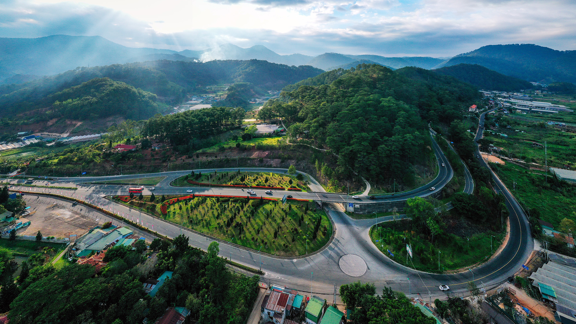 Bản tin Đầu tư công ngày 01/7/2025: Khởi công dự án cao tốc Bảo Lộc - Liên Khương