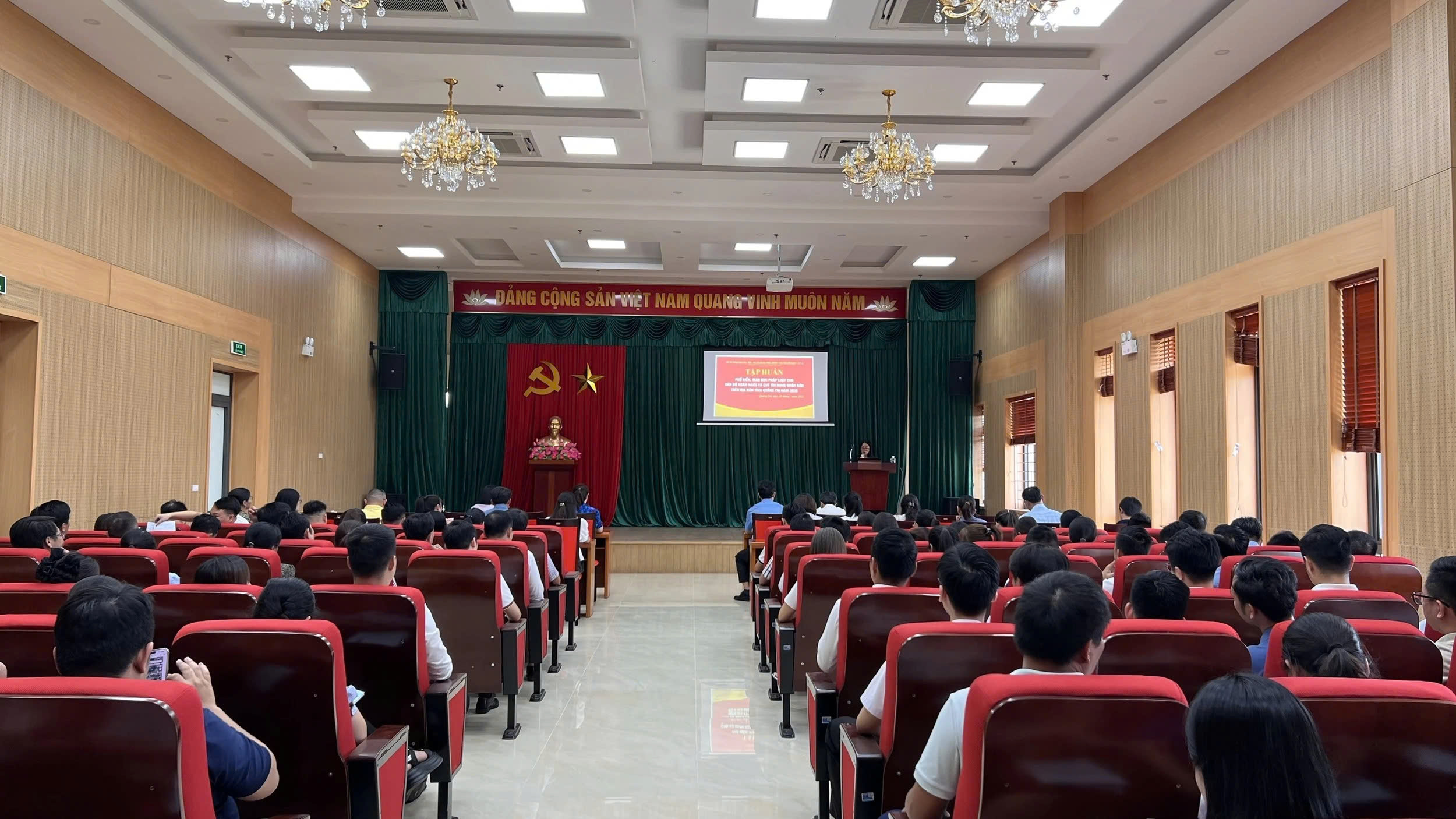 Tập huấn nâng cao nghiệp vụ cho cán bộ ngân hàng và quỹ tín dụng tại Quảng Trị