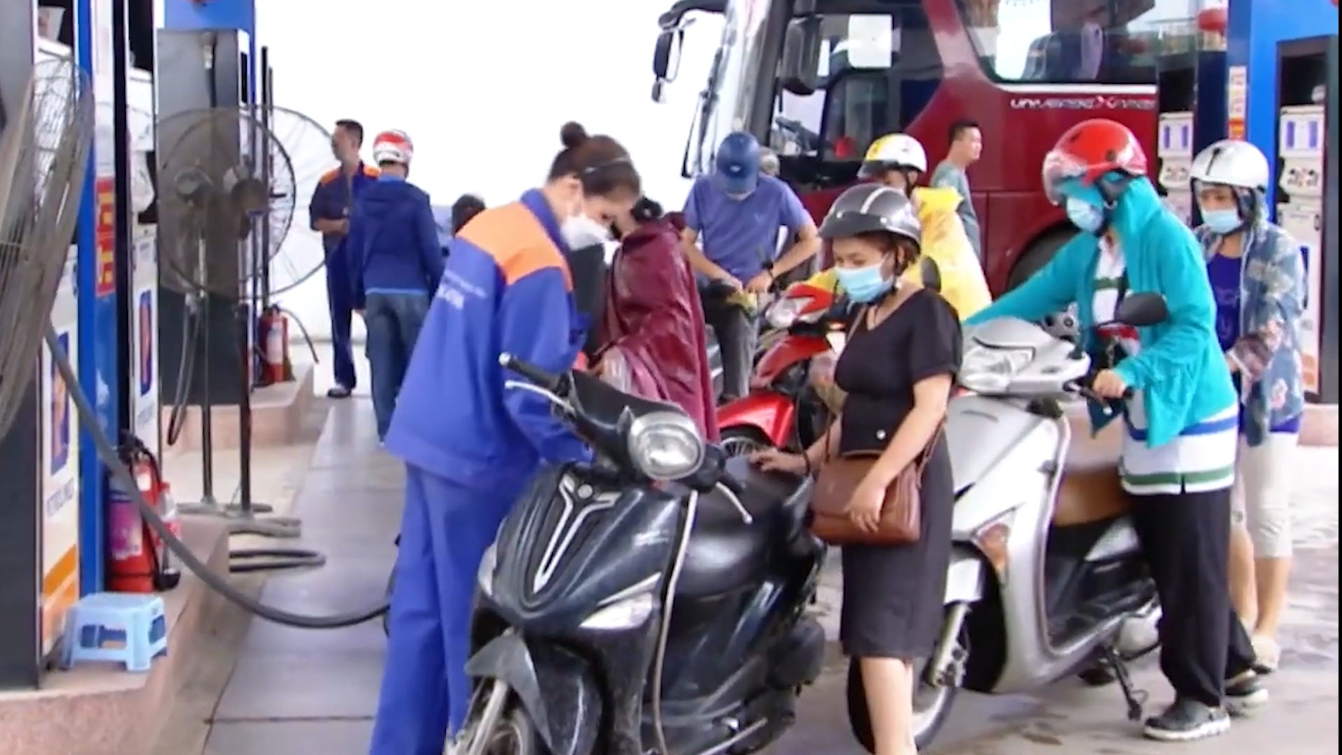 Giá xăng/dầu tăng “sốc”, có loại tăng hơn 7.000 đồng/lít