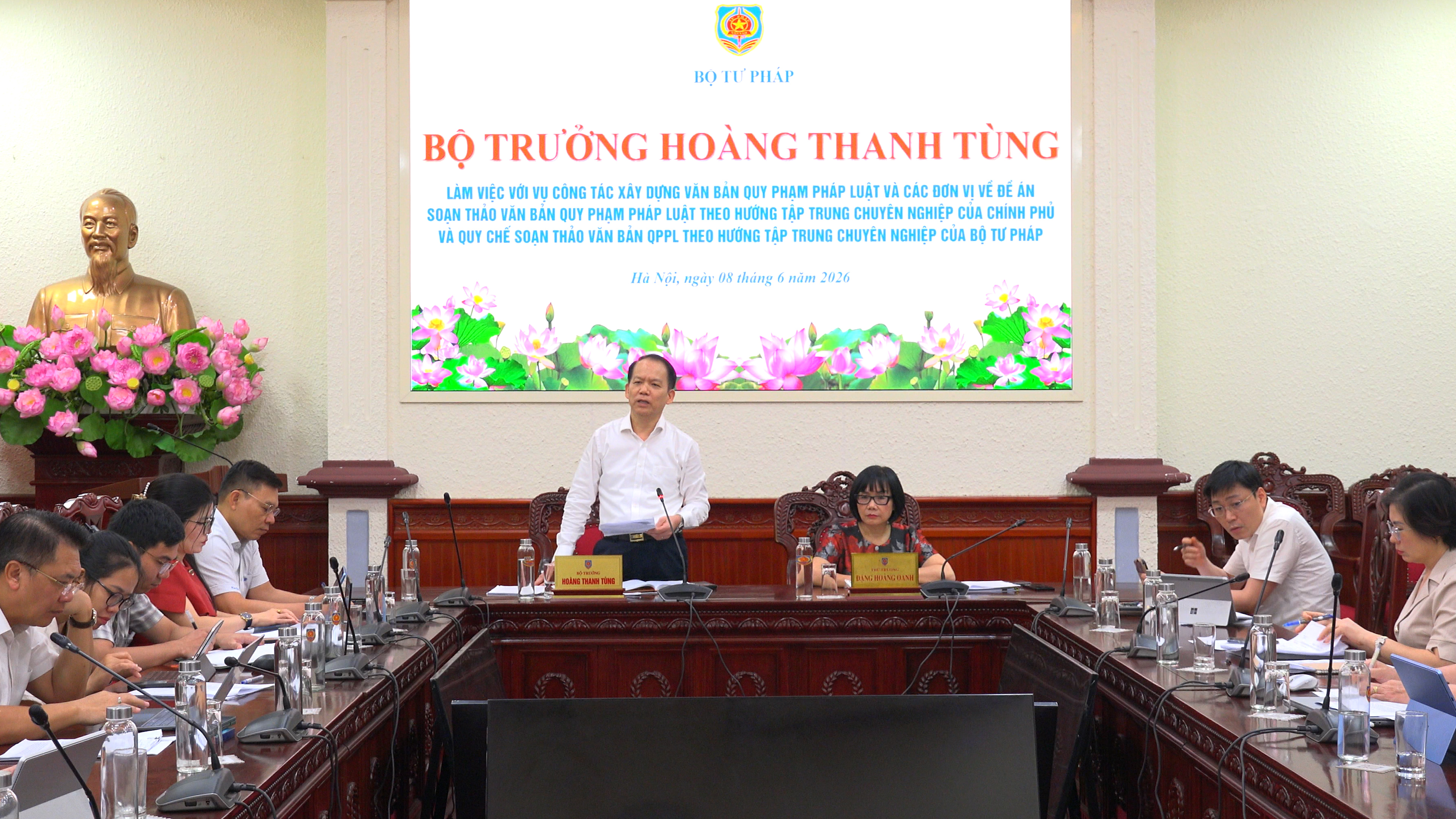 Nghiên cứu thí điểm mô hình soạn thảo văn bản quy phạm pháp luật tập trung, chuyên nghiệp